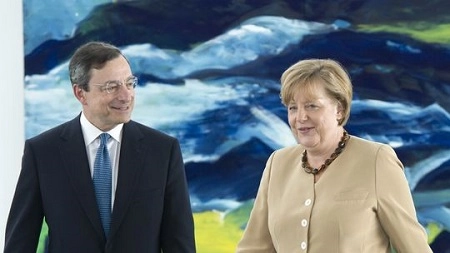 Mario Draghi dan Angela Merkel