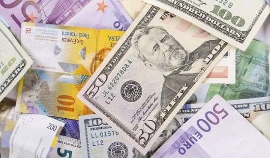 Dolar AS Terkapar Digampar Euro dan Komoditas
