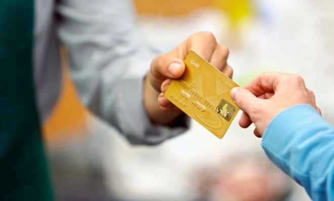 Kartu kredit dan kartu debit