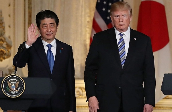 Donald Trump dan Shinzo Abe